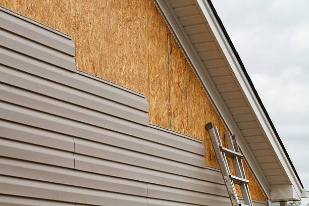 Professional Emergency Siding Repair technician working in Killingworth, CT